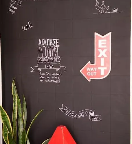 Апартаменты Valaoritou *